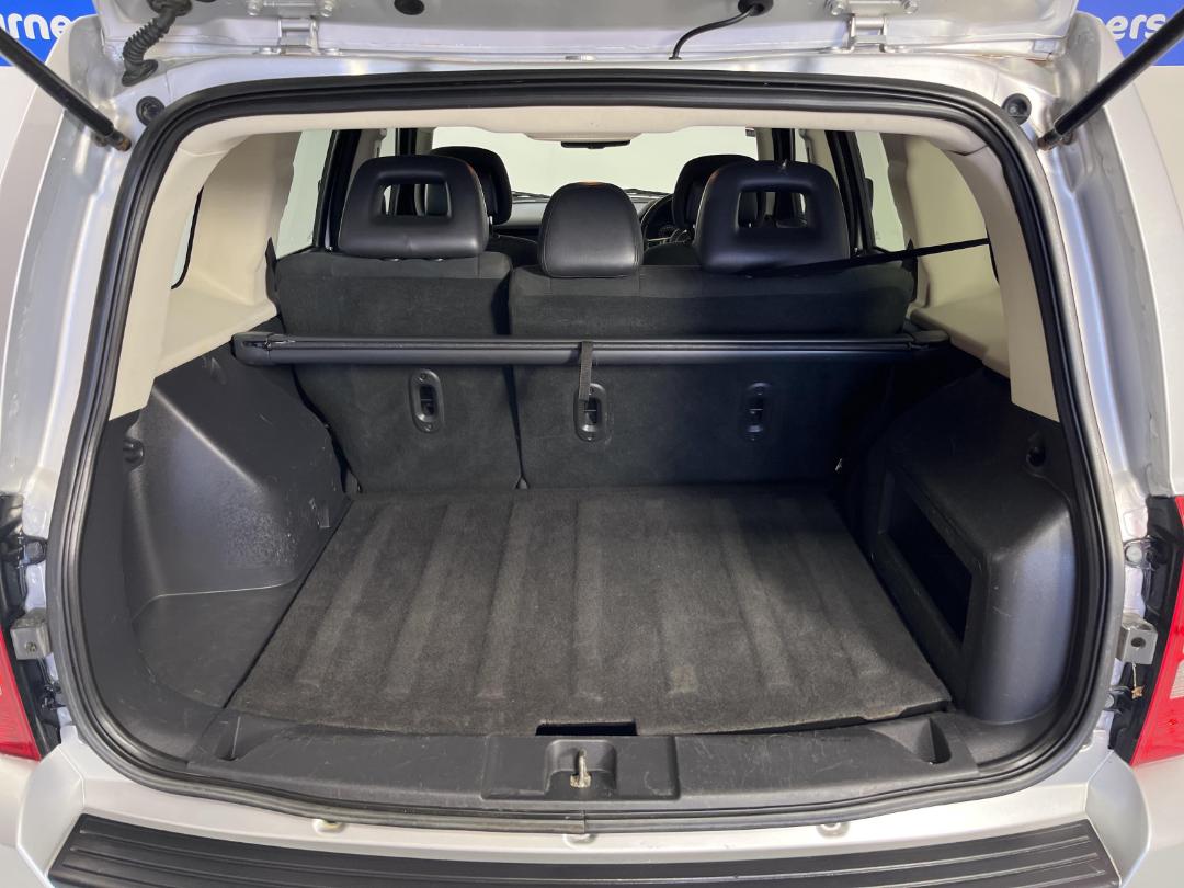 Photo '14' of Jeep Patriot