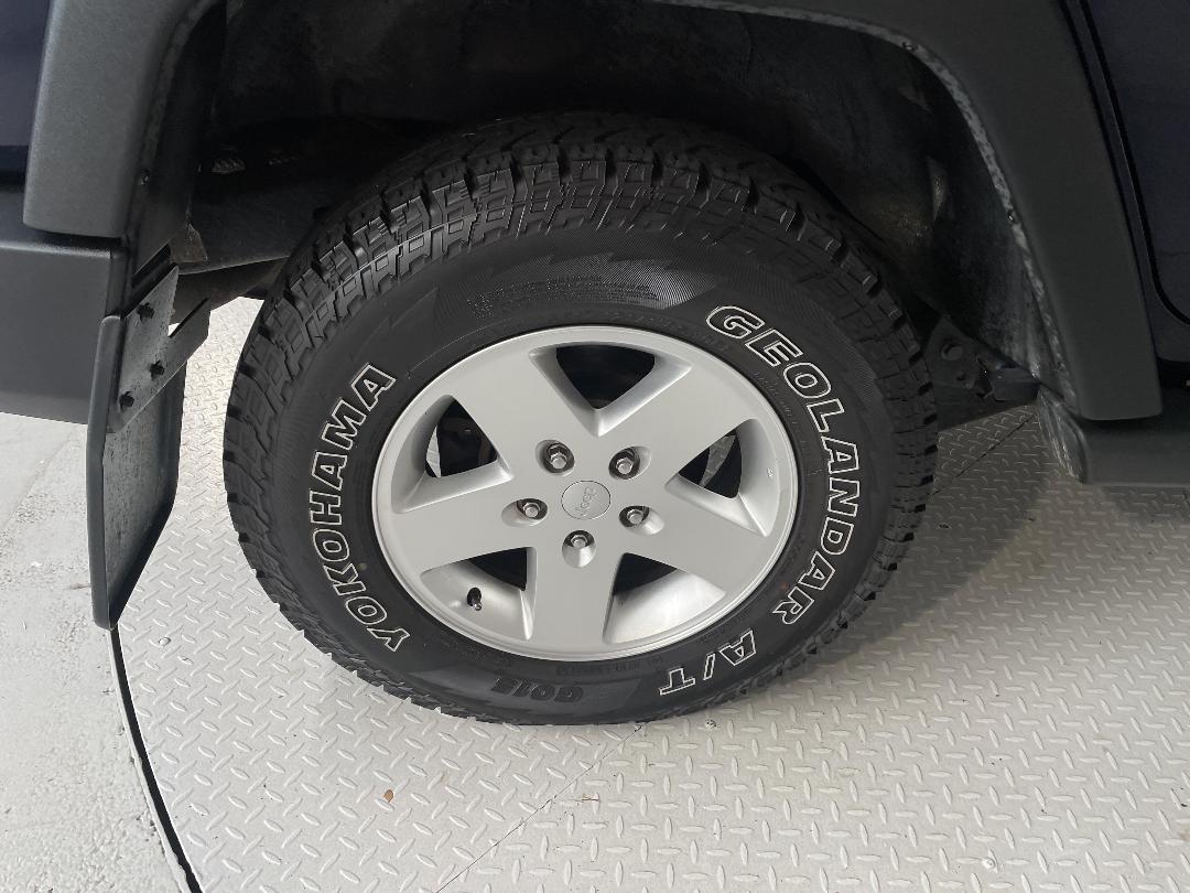 Photo '12' of Jeep Wrangler