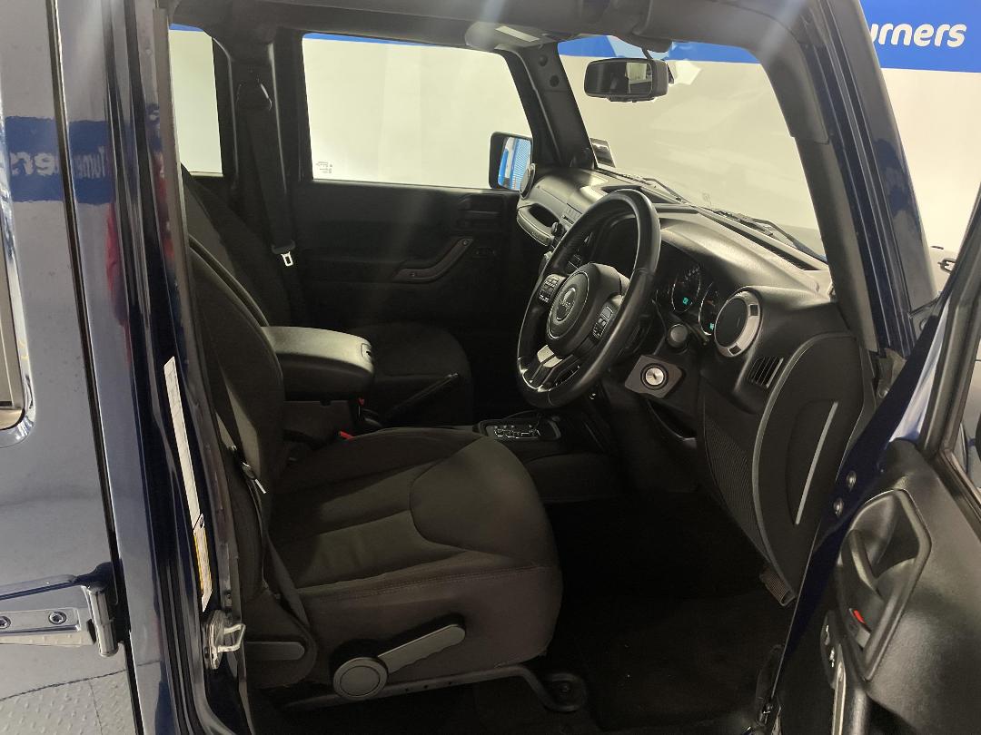 Photo '16' of Jeep Wrangler