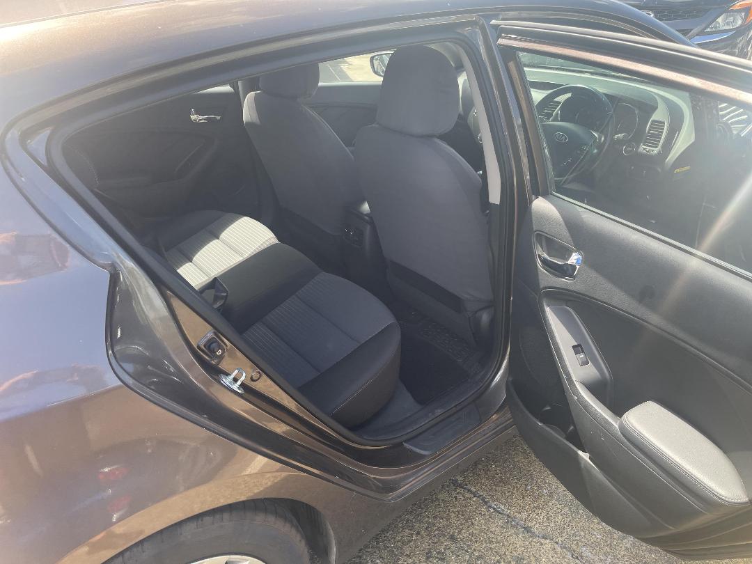 Photo '7' of KIA Cerato EX