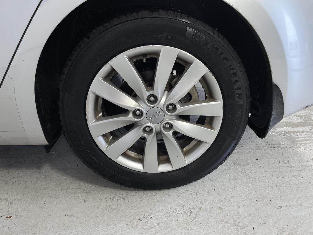 Photo '11' of KIA Cerato