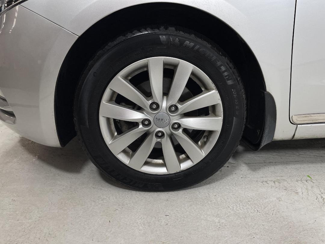 Photo '10' of KIA Cerato