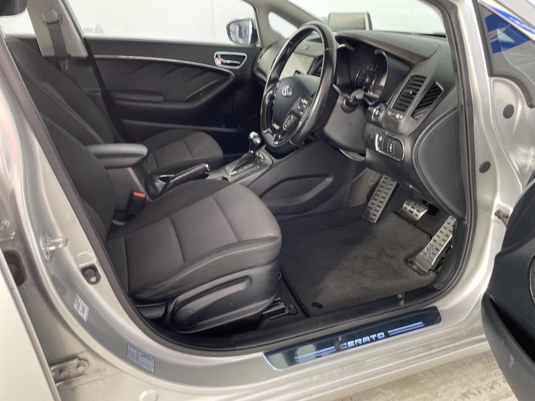 Photo '16' of KIA Cerato