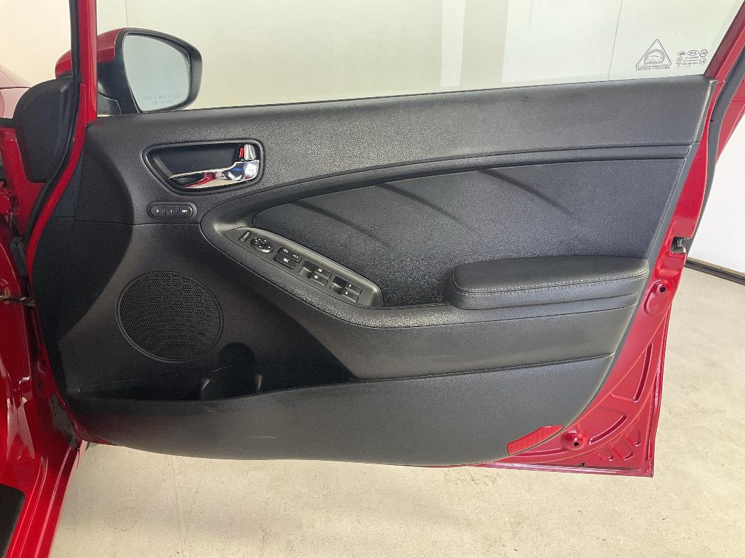 Photo '15' of KIA Cerato