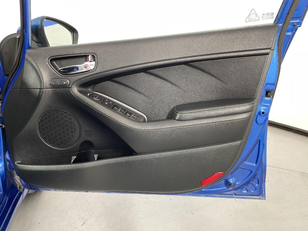 Photo '15' of KIA Cerato Photo '15' of KIA Cerato