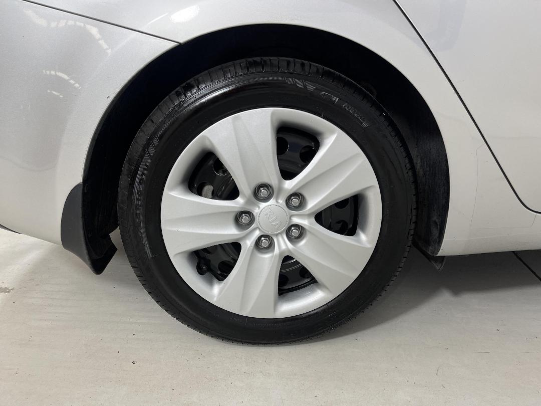 Photo '12' of KIA Cerato