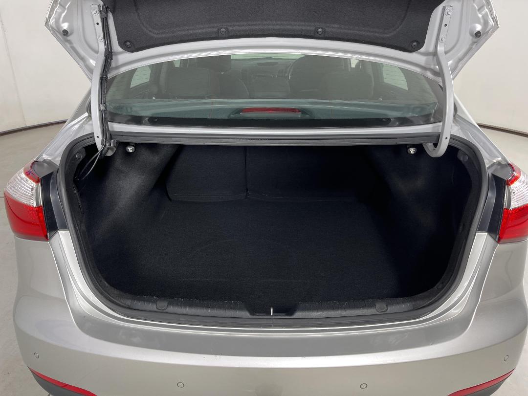 Photo '14' of KIA Cerato