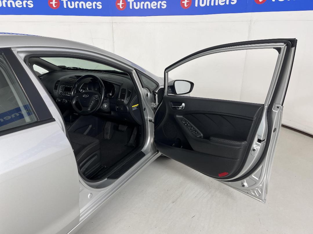 Photo '15' of KIA Cerato