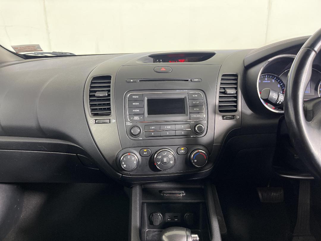 Photo '18' of KIA Cerato