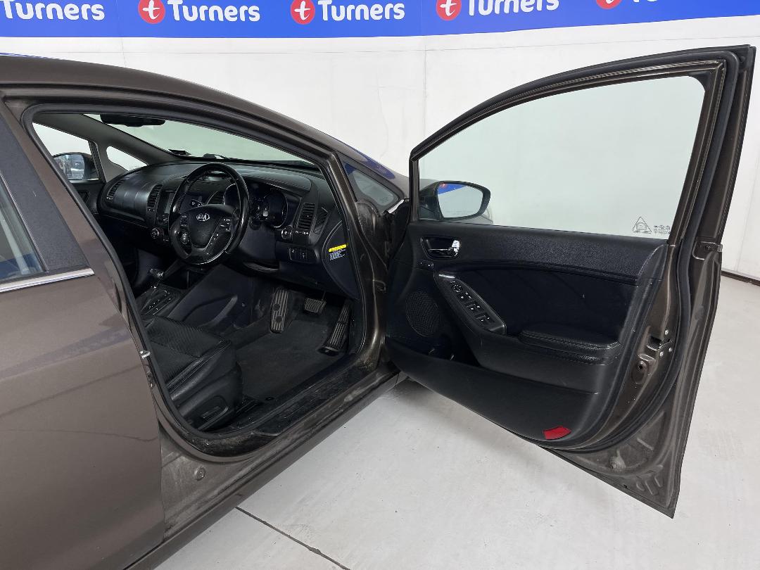 Photo '15' of KIA Cerato