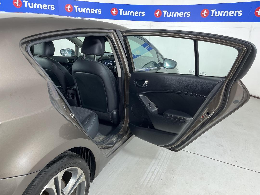 Photo '19' of KIA Cerato