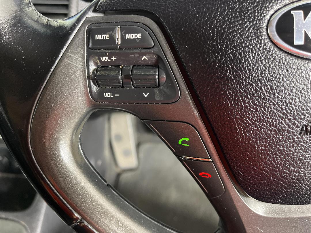 Photo '24' of KIA Cerato