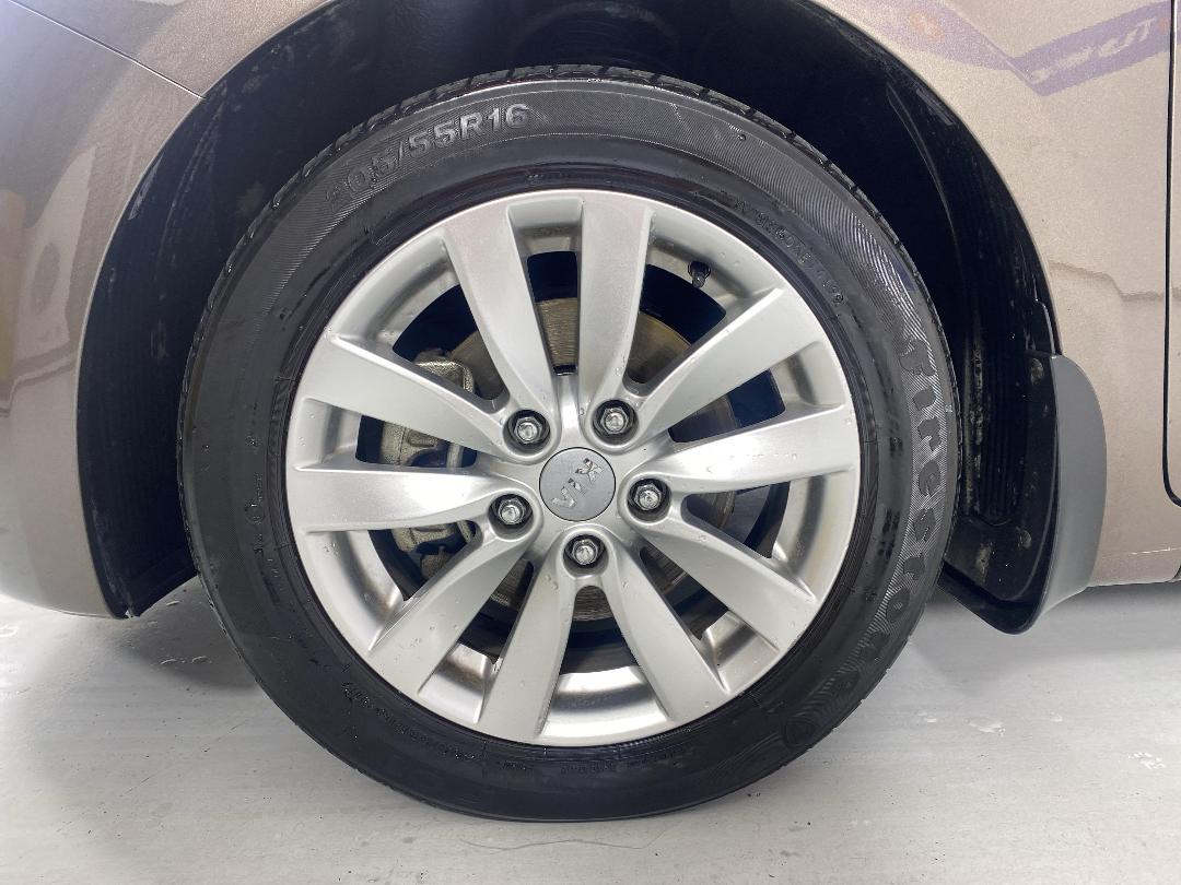 Photo '10' of KIA Cerato