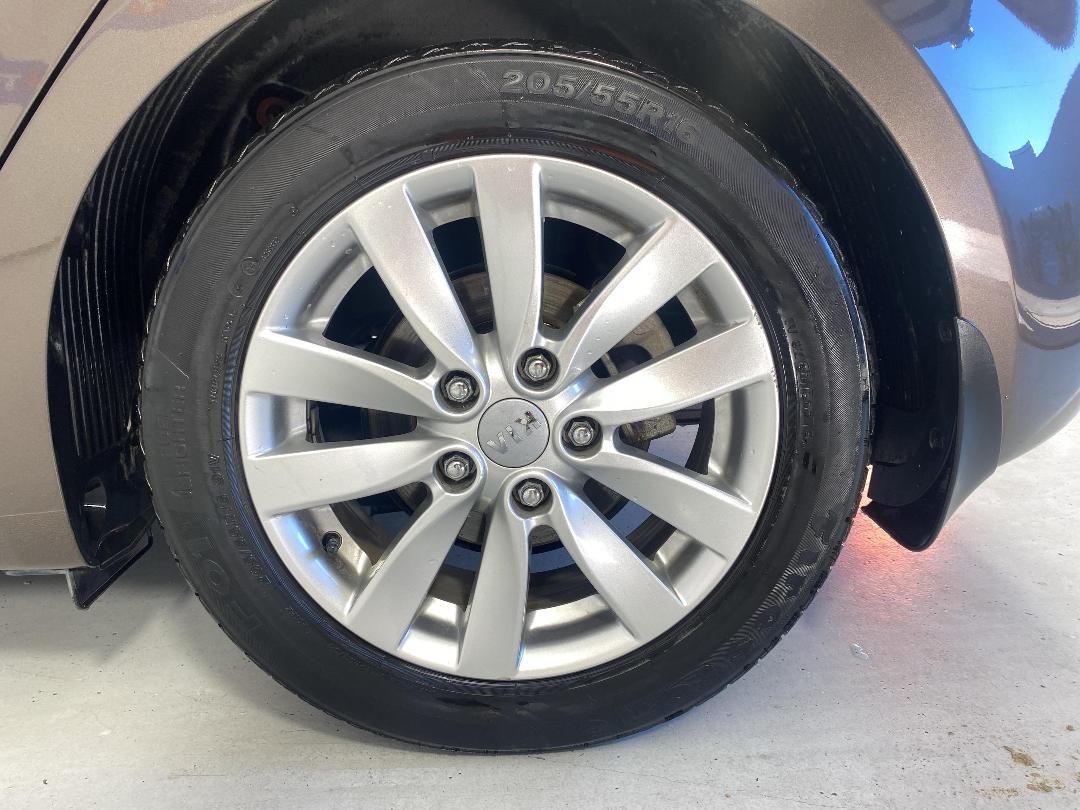 Photo '11' of KIA Cerato