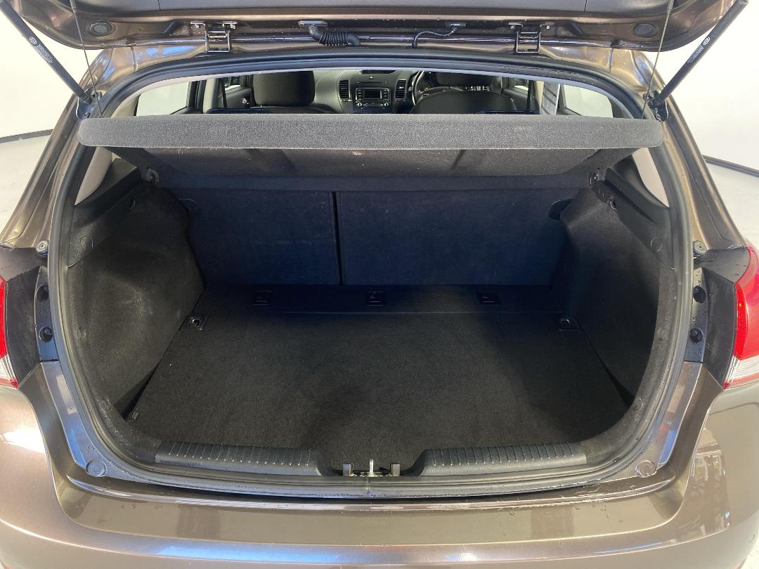 Photo '14' of KIA Cerato