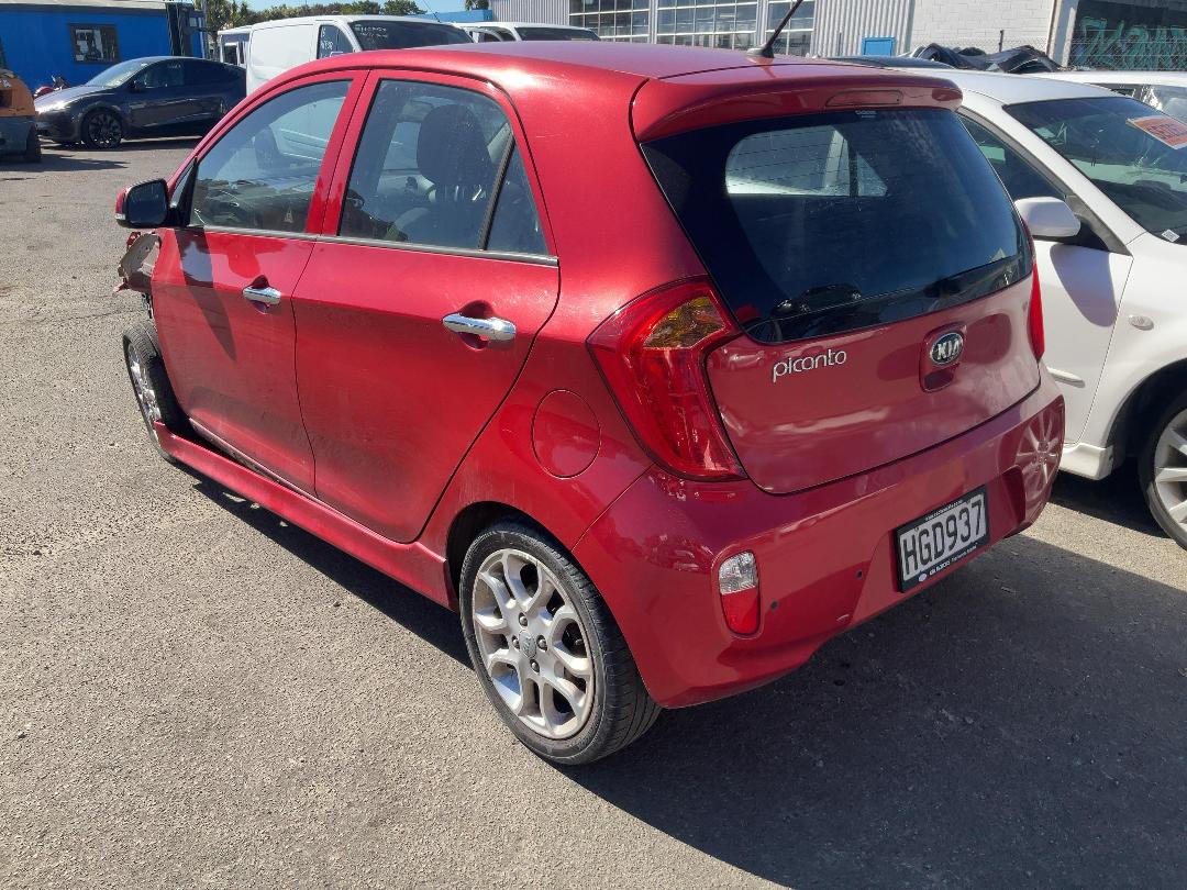 Photo '4' of KIA Picanto EX