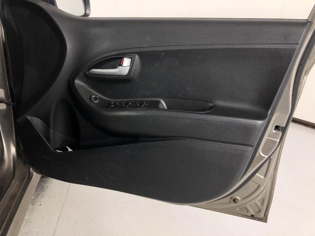 Photo '13' of KIA Picanto LX