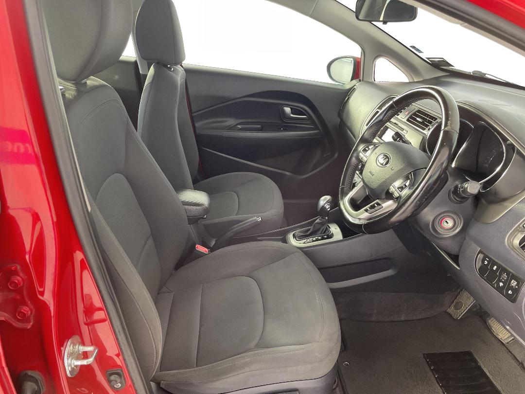 Photo '16' of KIA RIO Photo '16' of KIA RIO