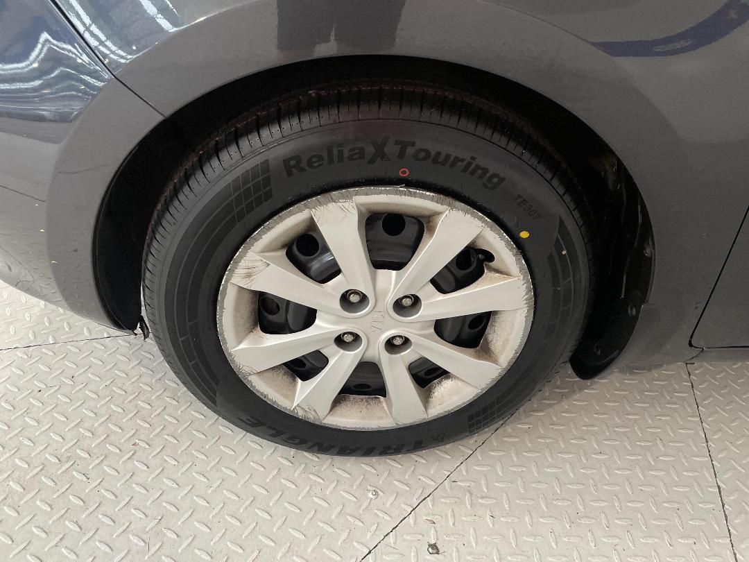 Photo '10' of KIA RIO Photo '10' of KIA RIO