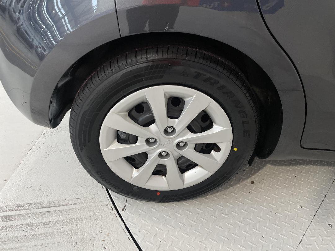 Photo '12' of KIA RIO Photo '12' of KIA RIO