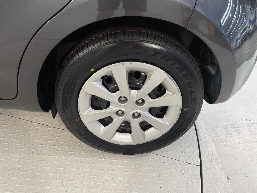 Photo '11' of KIA RIO Photo '11' of KIA RIO