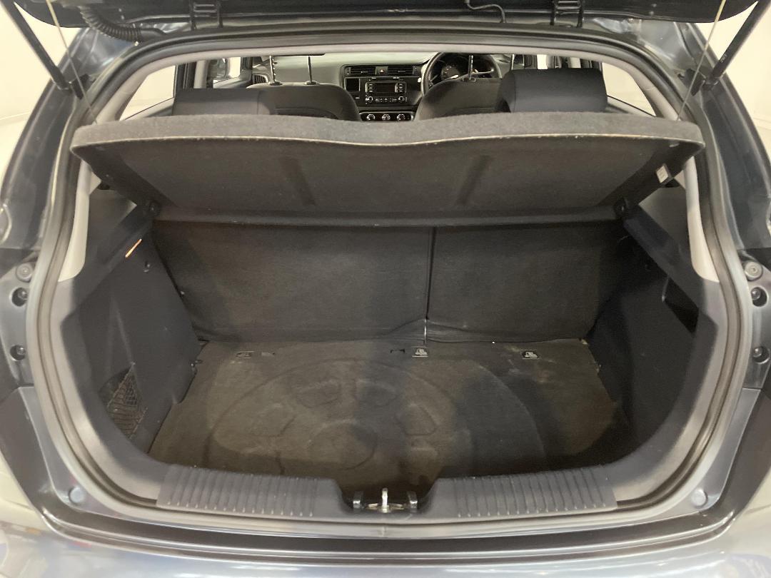 Photo '14' of KIA RIO Photo '14' of KIA RIO