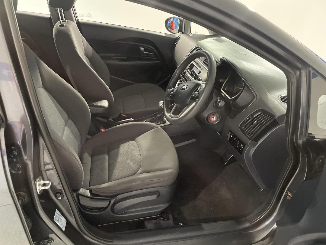 Photo '16' of KIA RIO Photo '16' of KIA RIO
