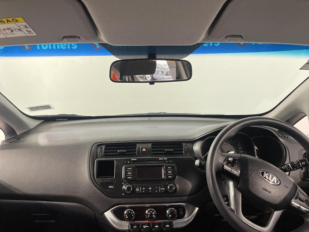 Photo '17' of KIA RIO Photo '17' of KIA RIO