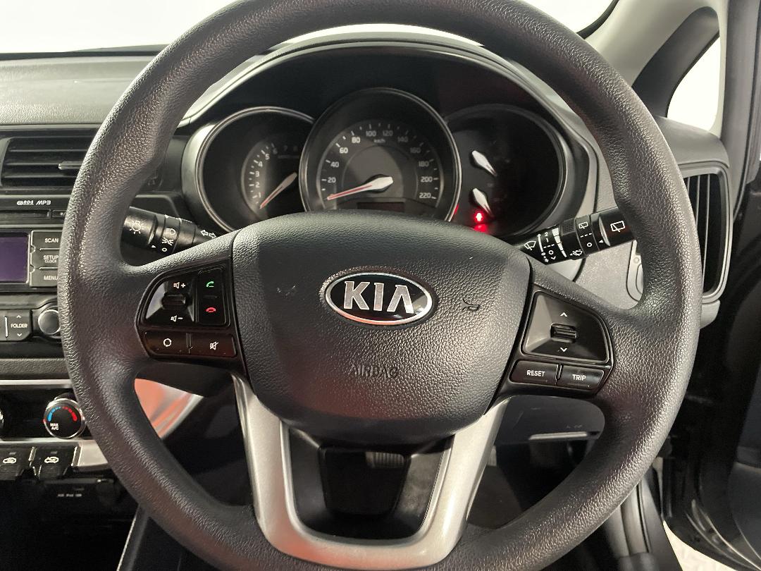 Photo '27' of KIA RIO Photo '27' of KIA RIO