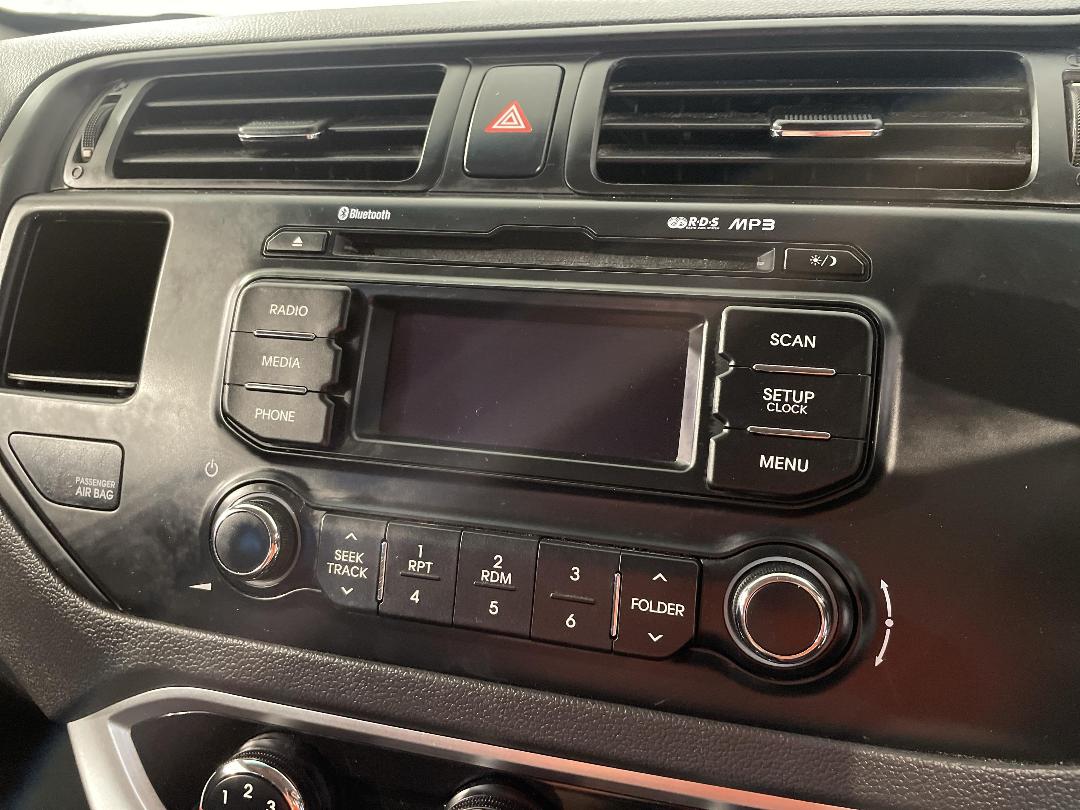 Photo '28' of KIA RIO Photo '28' of KIA RIO