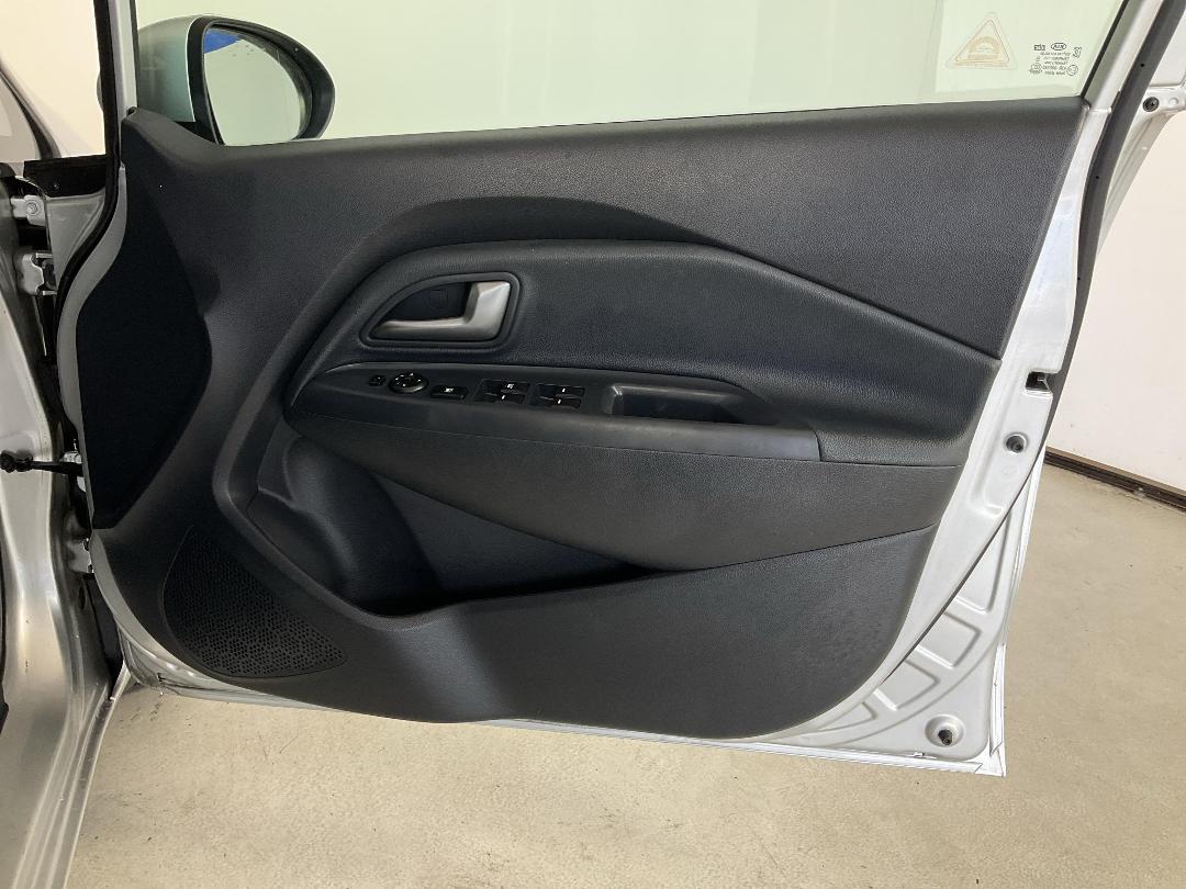 Photo '15' of KIA RIO
