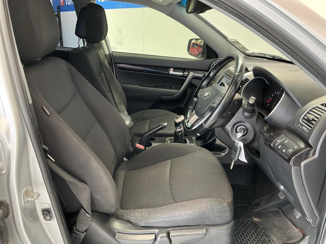 Photo '16' of KIA Sorento Photo '16' of KIA Sorento