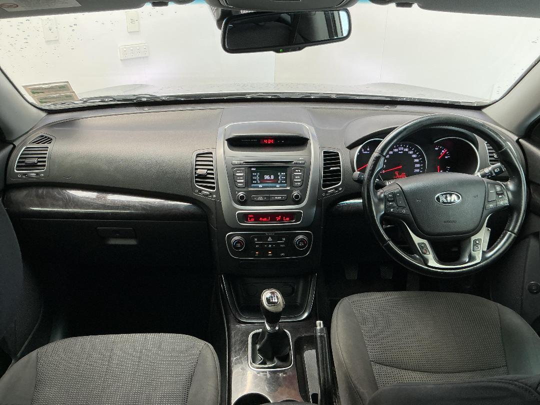 Photo '17' of KIA Sorento Photo '17' of KIA Sorento