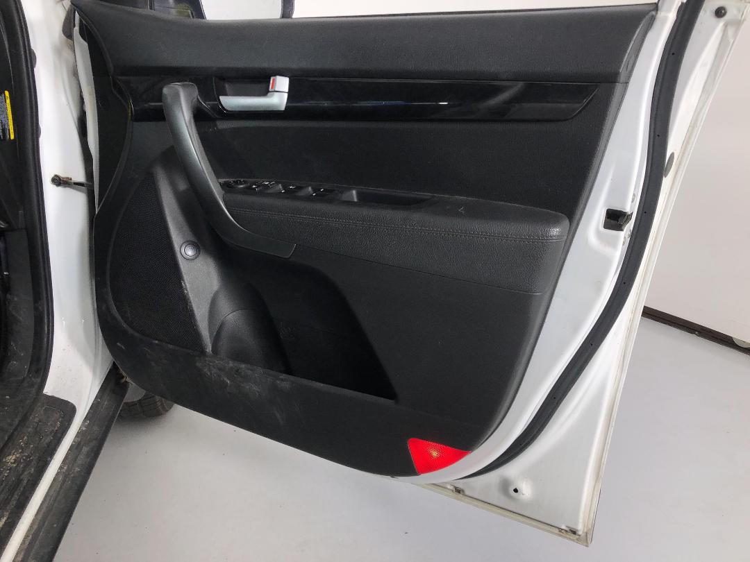 Photo '13' of KIA Sorento