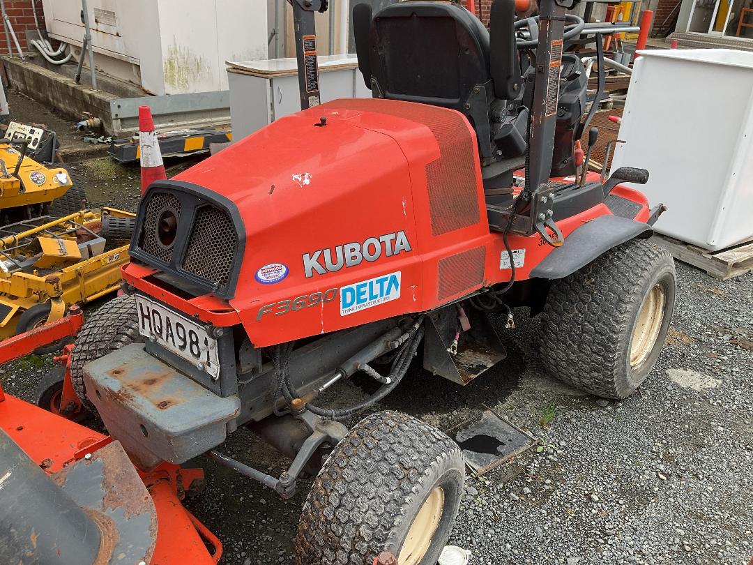 Photo '4' of Kubota F3690 Mower