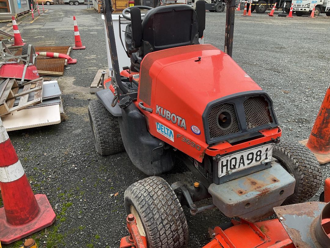 Photo '5' of Kubota F3690 Mower
