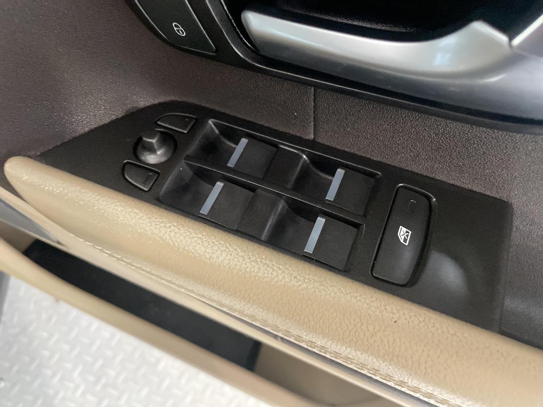 Photo '24' of Land Rover Range Rover Photo '24' of Land Rover Range Rover