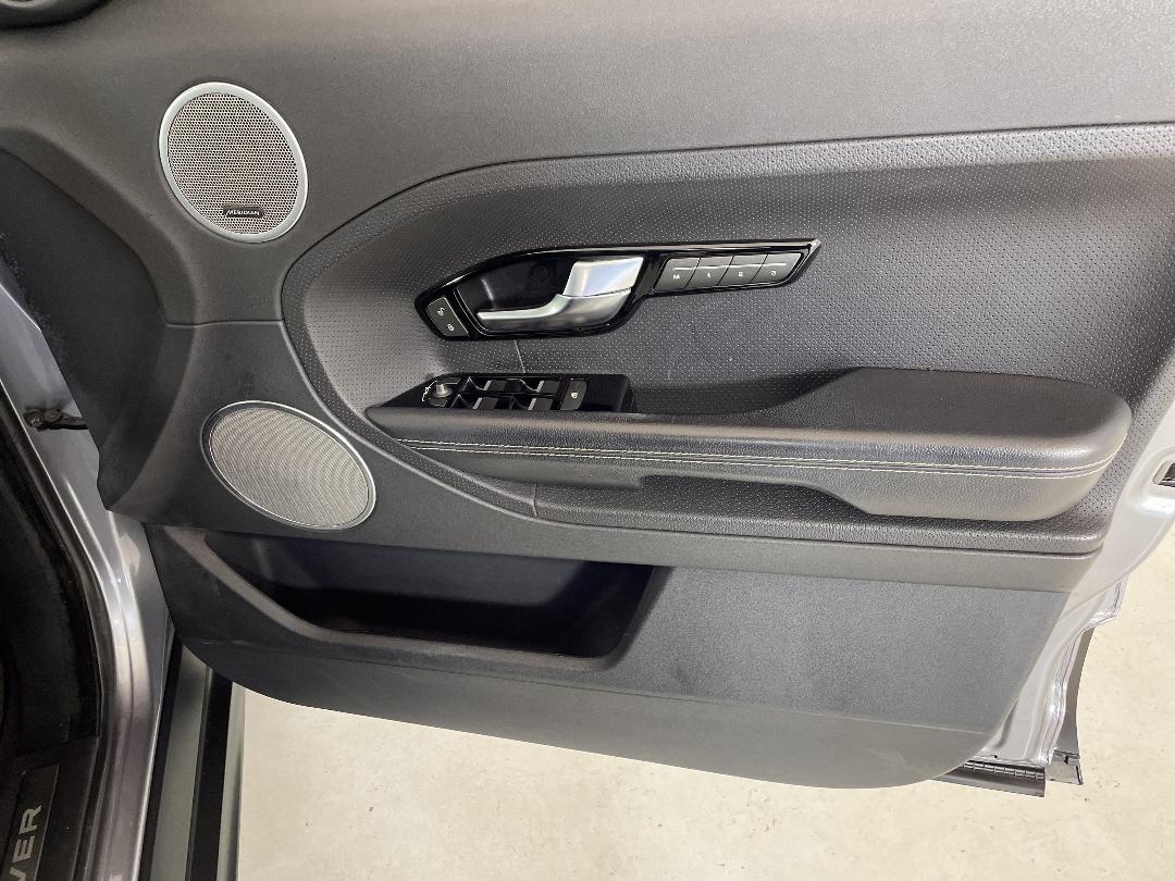 Photo '15' of Land Rover Range Rover Evoque Photo '15' of Land Rover Range Rover Evoque