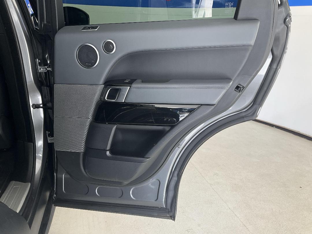 Photo '19' of Land Rover Range Rover Sport Photo '19' of Land Rover Range Rover Sport