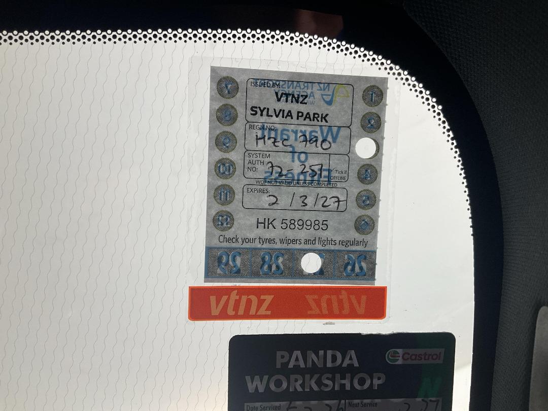 Photo '24' of Land Rover Range Rover Sport Photo '24' of Land Rover Range Rover Sport