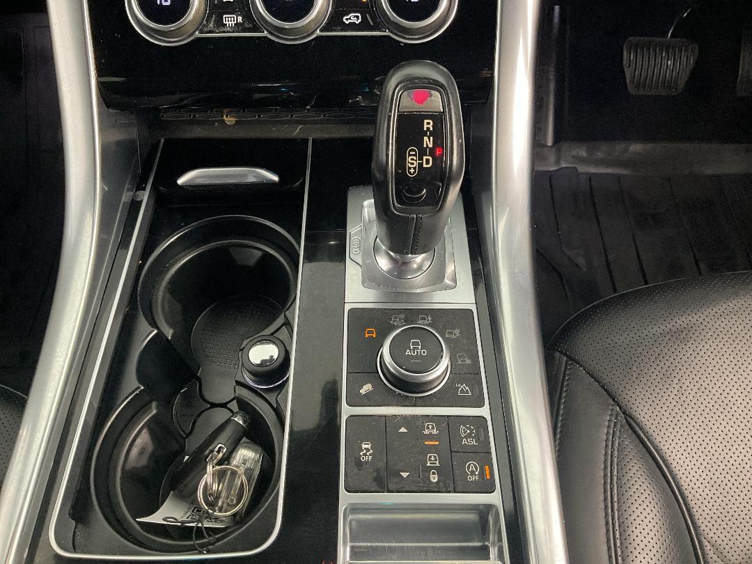 Photo '18' of Land Rover Range Rover Sport Photo '18' of Land Rover Range Rover Sport