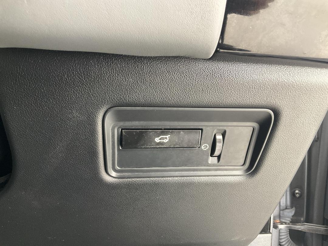 Photo '31' of Land Rover Range Rover Sport Photo '31' of Land Rover Range Rover Sport