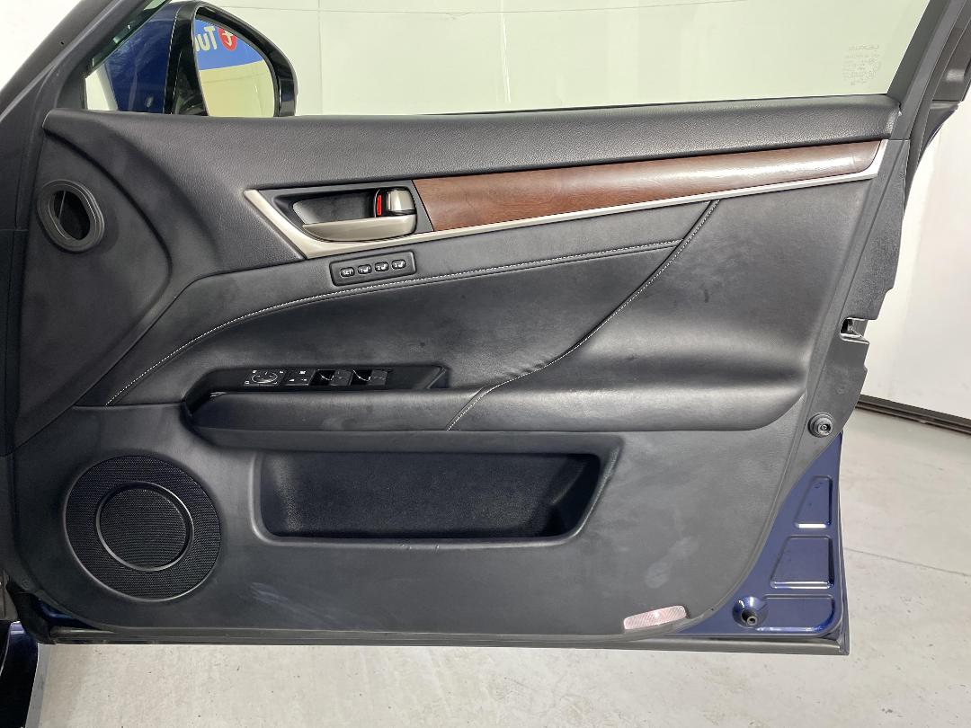 Photo '15' of Lexus GS300H