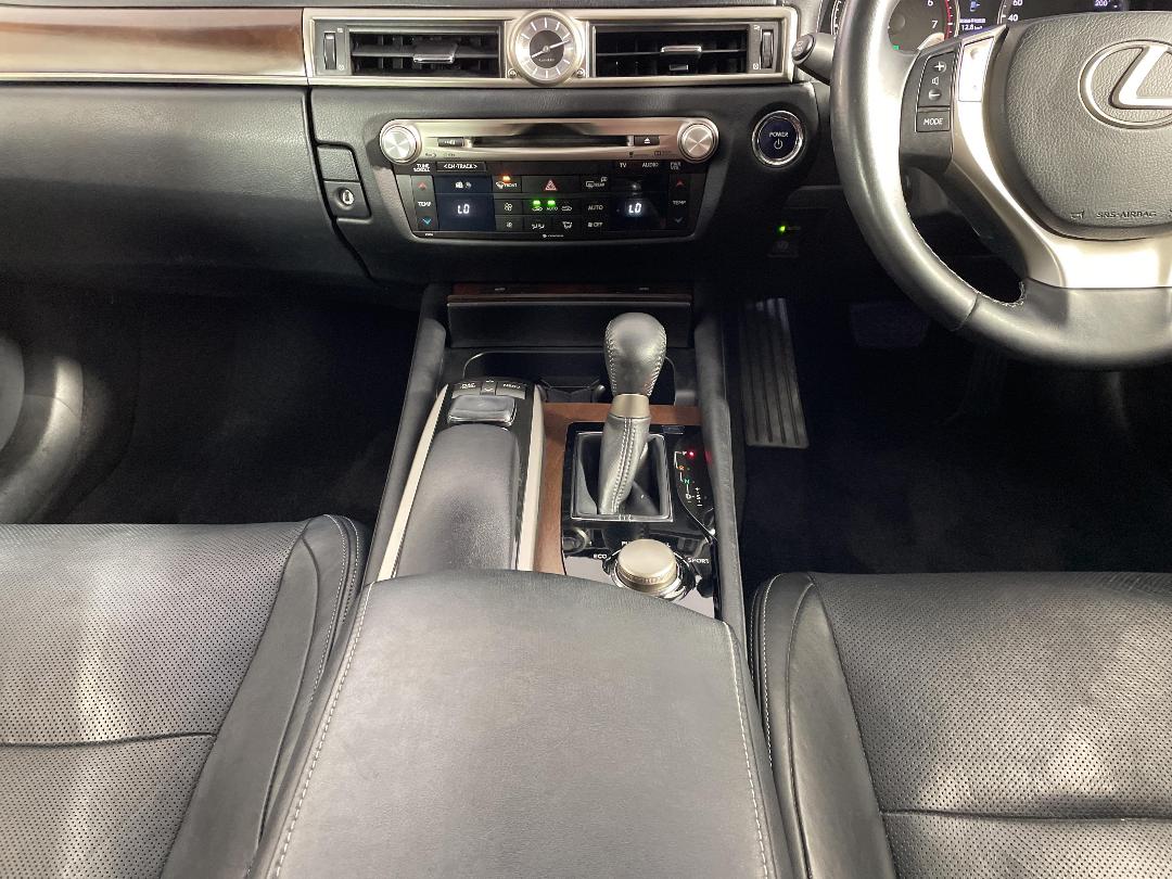 Photo '18' of Lexus GS300H