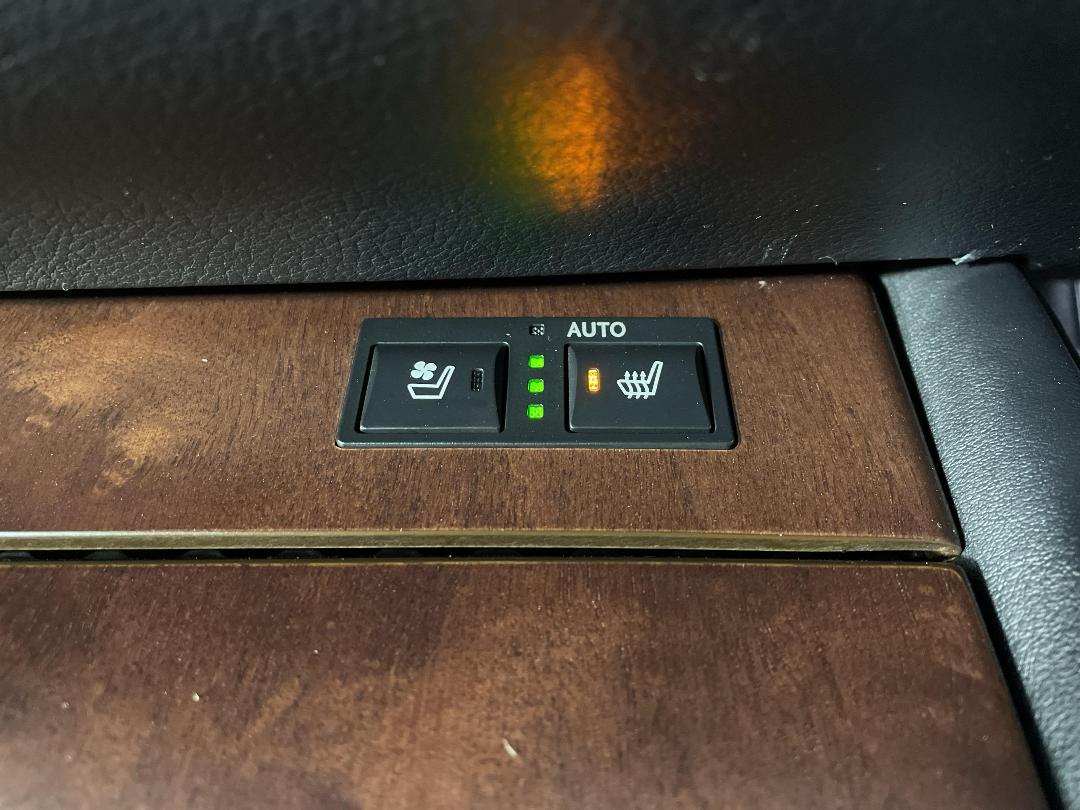 Photo '28' of Lexus GS300H