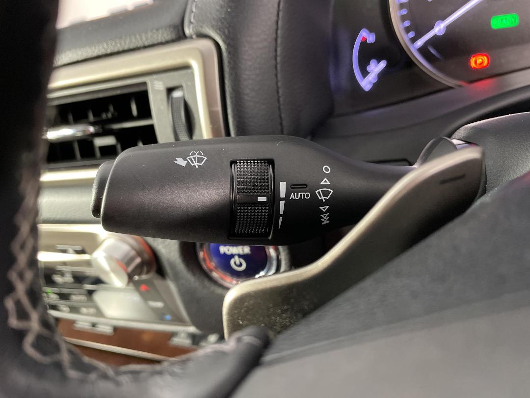 Photo '30' of Lexus GS300H