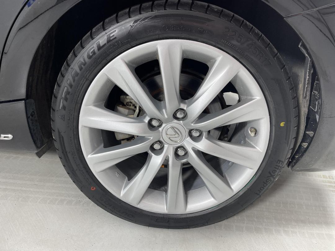 Photo '11' of Lexus IS300