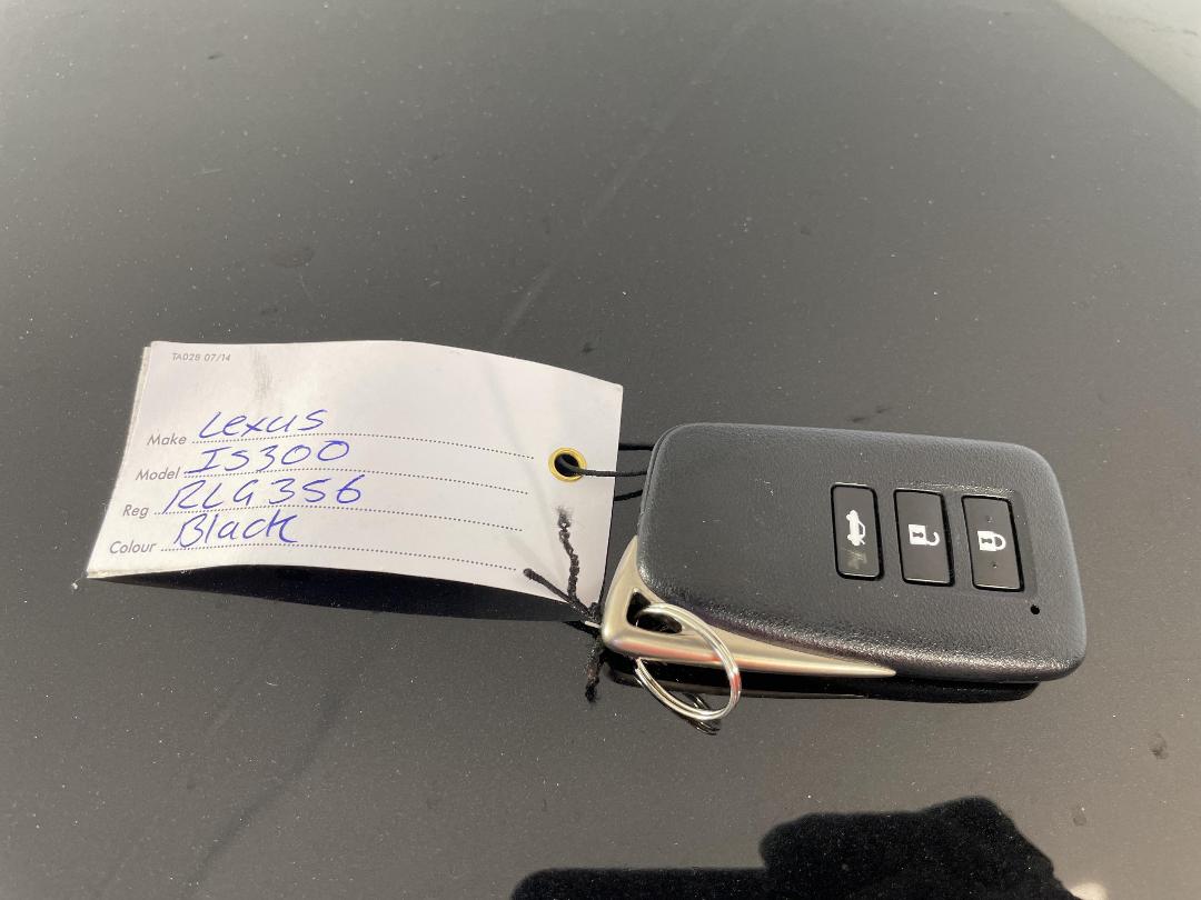 Photo '22' of Lexus IS300