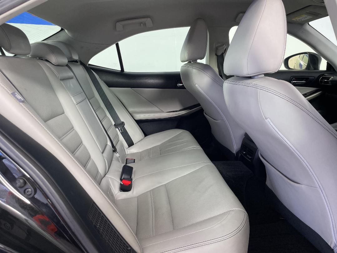 Photo '20' of Lexus IS300