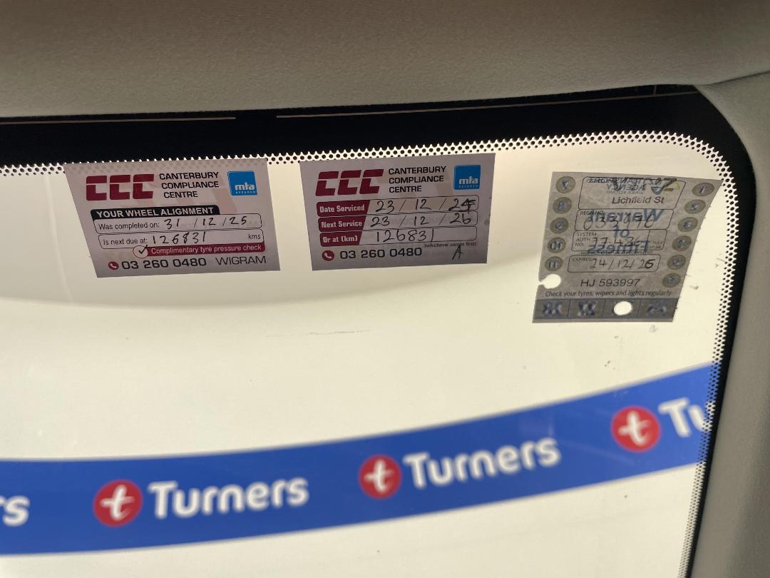 Photo '27' of Lexus IS300